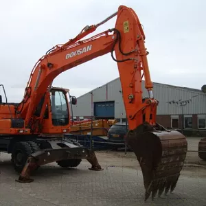 Колесный экскаватор DOOSAN