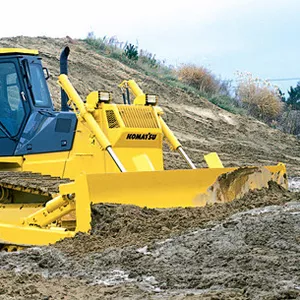 Бульдозер Komatsu D65E-12