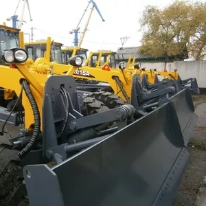 Полноприводный автогрейдер XCMG GR215A в наличии 2013 год