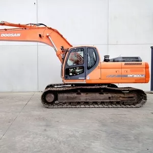 Doosan DX 300 LC-гусеничный экскаватор