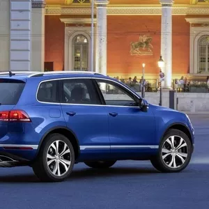 Кузовные запчасти б/у Volkswagen Touareg. Большой склад.