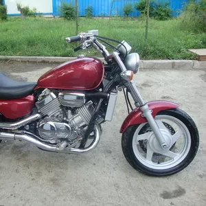 Продаю чоппер Honda Magna 750